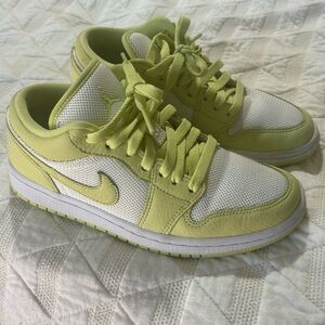 Women’s Jordan 1 low top.